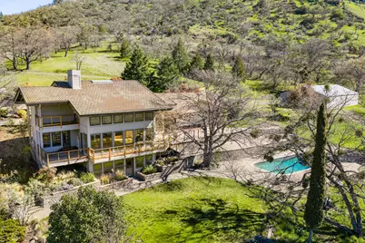 6023 Hillcrest Road, Medford, OR 97504 - Photo 1