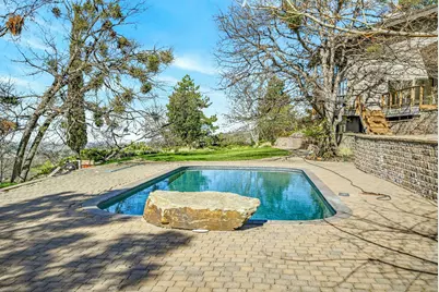 6023 Hillcrest Road, Medford, OR 97504 - Photo 45