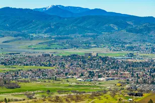 6023 Hillcrest Rd, Medford, OR 97504 - Photo 3