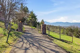 6023 Hillcrest Rd, Medford, OR 97504 - Photo 59