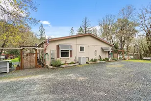 3134 W Evans Creek Rd, Rogue River, OR 97537 - Photo 35