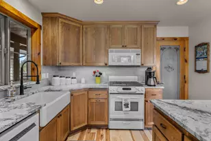 4690 W Antler Ave, Redmond, OR 97756 - Photo 15