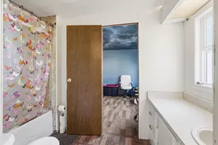 235 Ann Roy Dr, Grants Pass, OR 97527 - Photo 9