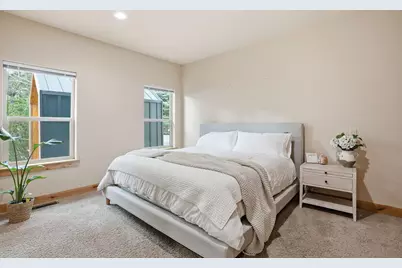 115 NW Mount Washington Drive, Bend, OR 97703 - Photo 11