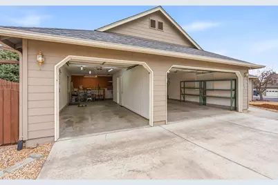 3647 SW Xero Avenue, Redmond, OR 97756 - Photo 7