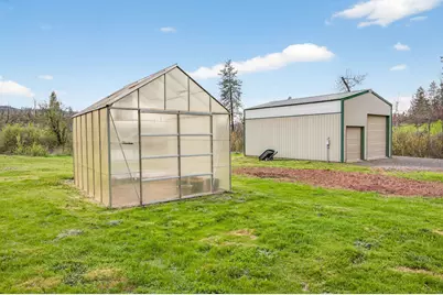 5498 Butte Falls Highway, Eagle Point, OR 97524 - Photo 7