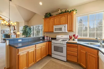 5006 Swallow Court, Klamath Falls, OR 97601 - Photo 9