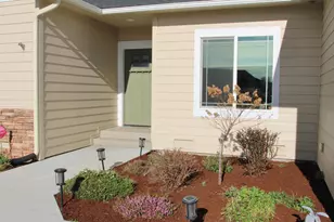 3711 Valinda Way, Klamath Falls, OR 97603 - Photo 3