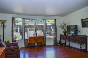 1055 N 5th St, Jacksonville, OR 97530 - Photo 5