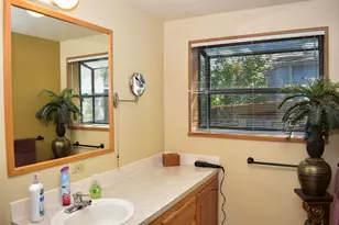 1055 N 5th St, Jacksonville, OR 97530 - Photo 9