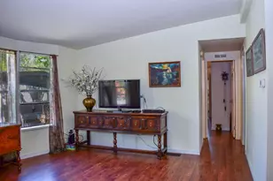 1055 N 5th St, Jacksonville, OR 97530 - Photo 21