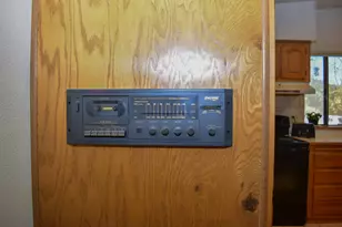 1055 N 5th St, Jacksonville, OR 97530 - Photo 19