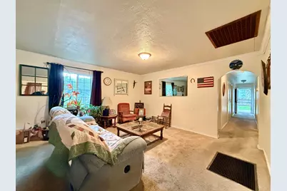 920 SW Pine Street, Grants Pass, OR 97526 - Photo 5