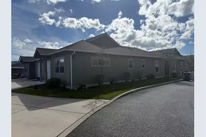 741 SW Kinsington Court, Grants Pass, OR 97526 - Photo 11