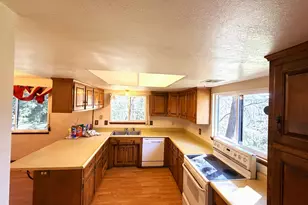 250 Tunnel Creek Rd, Grants Pass, OR 97526 - Photo 7