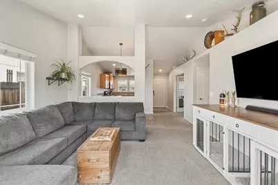 3174 SW Cascade Avenue, Redmond, OR 97756 - Photo 7