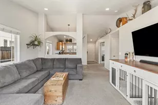 3174 SW Cascade Ave, Redmond, OR 97756 - Photo 7