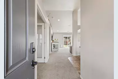 3174 SW Cascade Avenue, Redmond, OR 97756 - Photo 3