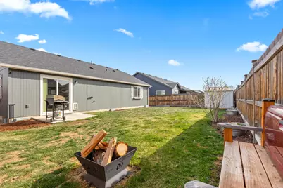 3174 SW Cascade Avenue, Redmond, OR 97756 - Photo 25