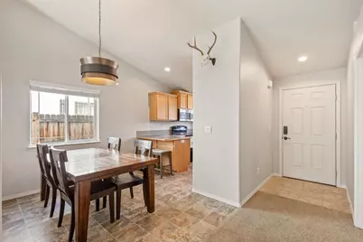 3174 SW Cascade Avenue, Redmond, OR 97756 - Photo 9