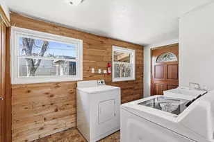 944 S Ivy St, Medford, OR 97501 - Photo 25