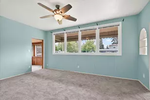 944 S Ivy St, Medford, OR 97501 - Photo 5