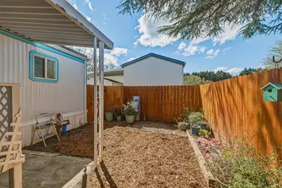 325 Sandlewood Drive, Grants Pass, OR 97526 - Photo 7