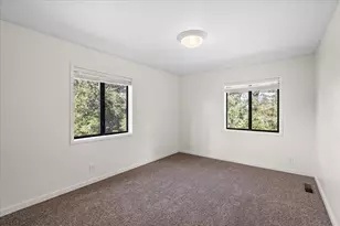 697 E Intervale Rd, Grants Pass, OR 97527 - Photo 23