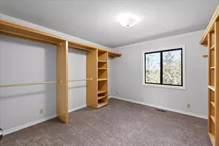 697 E Intervale Rd, Grants Pass, OR 97527 - Photo 17