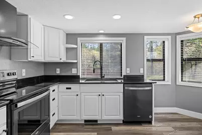 697 E Intervale Road, Grants Pass, OR 97527 - Photo 11