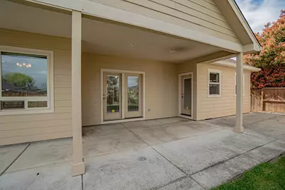 995 Pumpkin Ridge Drive, Eagle Point, OR 97524 - Photo 5