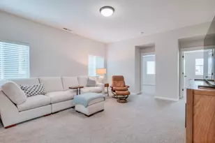 20798 NE Sierra Dr, Bend, OR 97701 - Photo 17