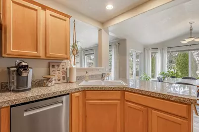 3790 SW Gene Sarazan Drive, Redmond, OR 97756 - Photo 9