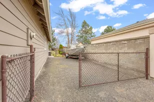 3790 SW Gene Sarazan Dr, Redmond, OR 97756 - Photo 33