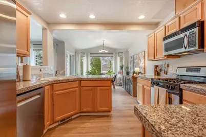 3790 SW Gene Sarazan Drive, Redmond, OR 97756 - Photo 11