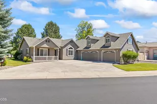 3790 SW Gene Sarazan Dr, Redmond, OR 97756 - Photo 1