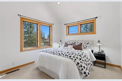 1365 NW Jacksonville Avenue, Bend, OR 97703 - Photo 31