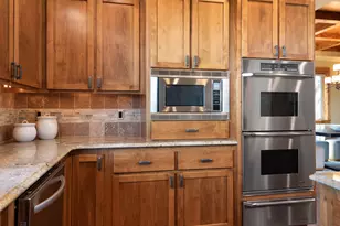 3419 NW Fairway Heights Dr, Bend, OR 97703 - Photo 15