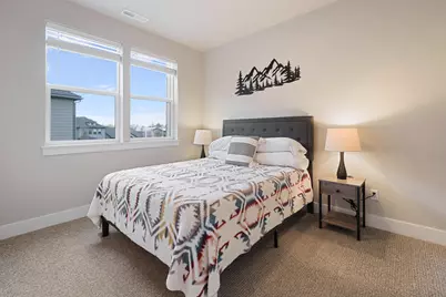 20534 Empire Avenue, Bend, OR 97701 - Photo 21