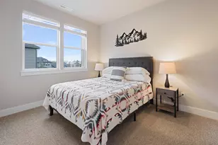 20534 Empire Ave, Bend, OR 97701 - Photo 21