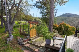 345 Carmen Rd, Talent, OR 97540 - Photo 5