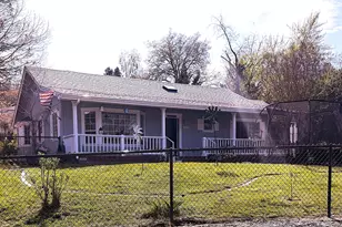 2200 Mayfield Dr, Grants Pass, OR 97527 - Photo 19