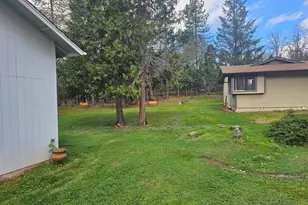 1030 Red Mountain Dr, Grants Pass, OR 97526 - Photo 19
