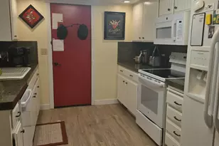 1990 Lawnridge St, Medford, OR 97504 - Photo 5