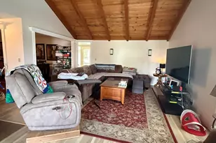 1990 Lawnridge St, Medford, OR 97504 - Photo 3