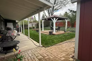 1990 Lawnridge St, Medford, OR 97504 - Photo 21