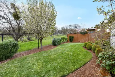 1025 McPhearson Lane, Medford, OR 97504 - Photo 27