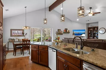 1025 McPhearson Lane, Medford, OR 97504 - Photo 7