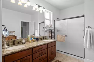 1025 McPhearson Ln, Medford, OR 97504 - Photo 19