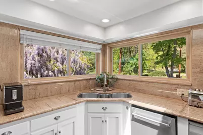 13327 Highway 234, Gold Hill, OR 97525 - Photo 15